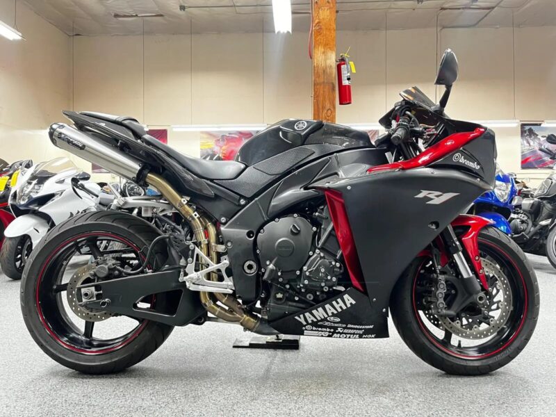 2011 Yamaha R1 Crossplane