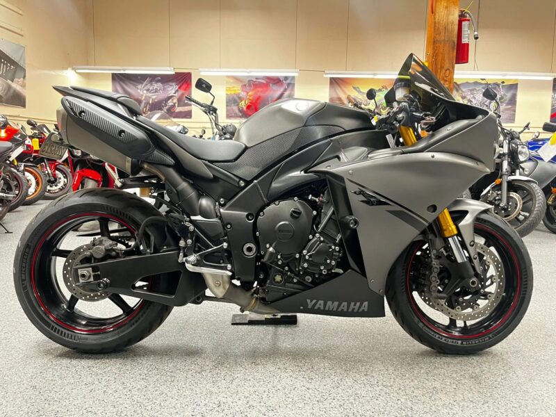 2014 Yamaha R1