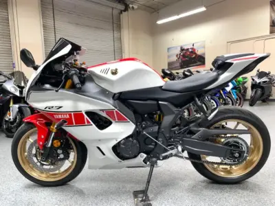 2022 YAMAHA R7 World GP 60th Anniversary Edition
