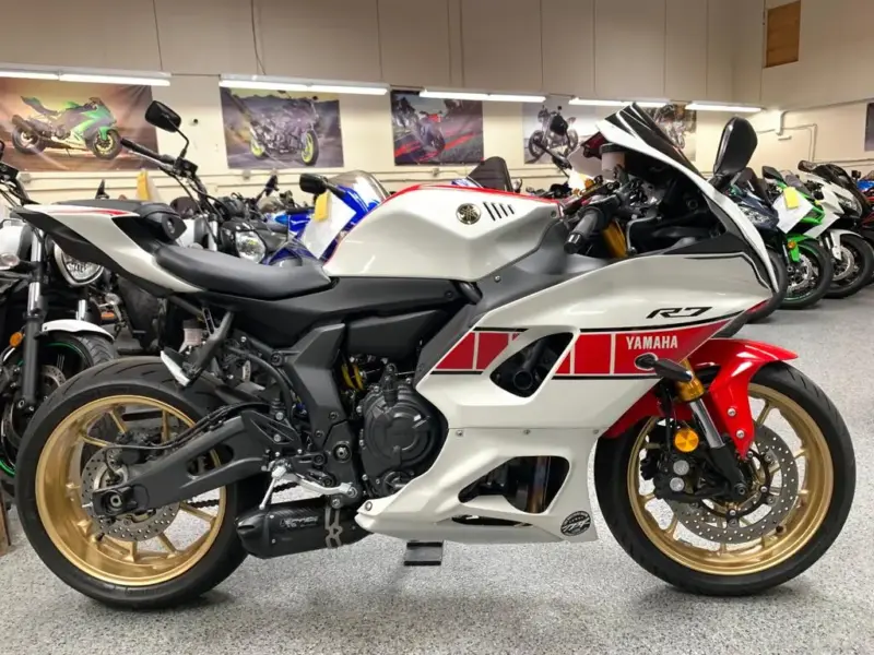 2022 YAMAHA R7 World GP 60th Anniversary Edition