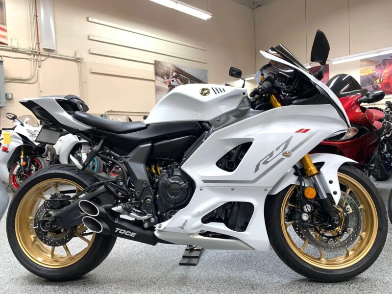 2022 YAMAHA R7