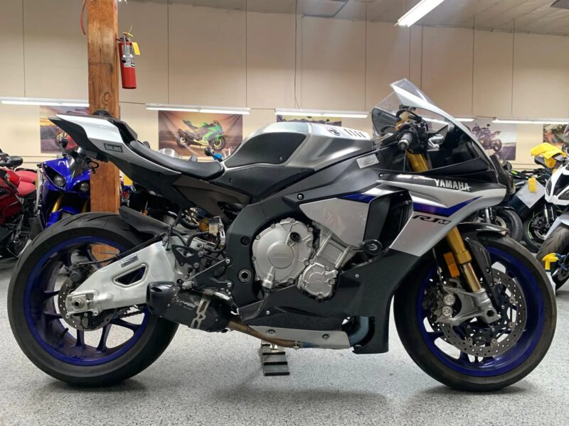 2016 Yamaha R1M