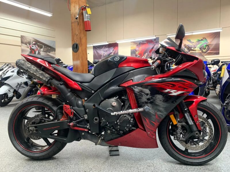 2011 Yamaha R1 Crossplane Raven