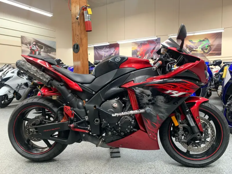 2011 Yamaha R1 Crossplane Raven