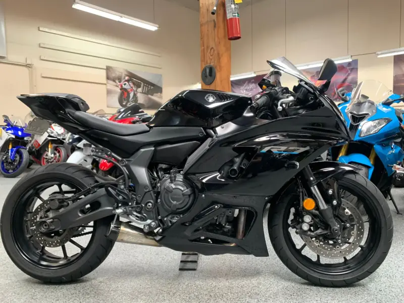 2022 YAMAHA R7