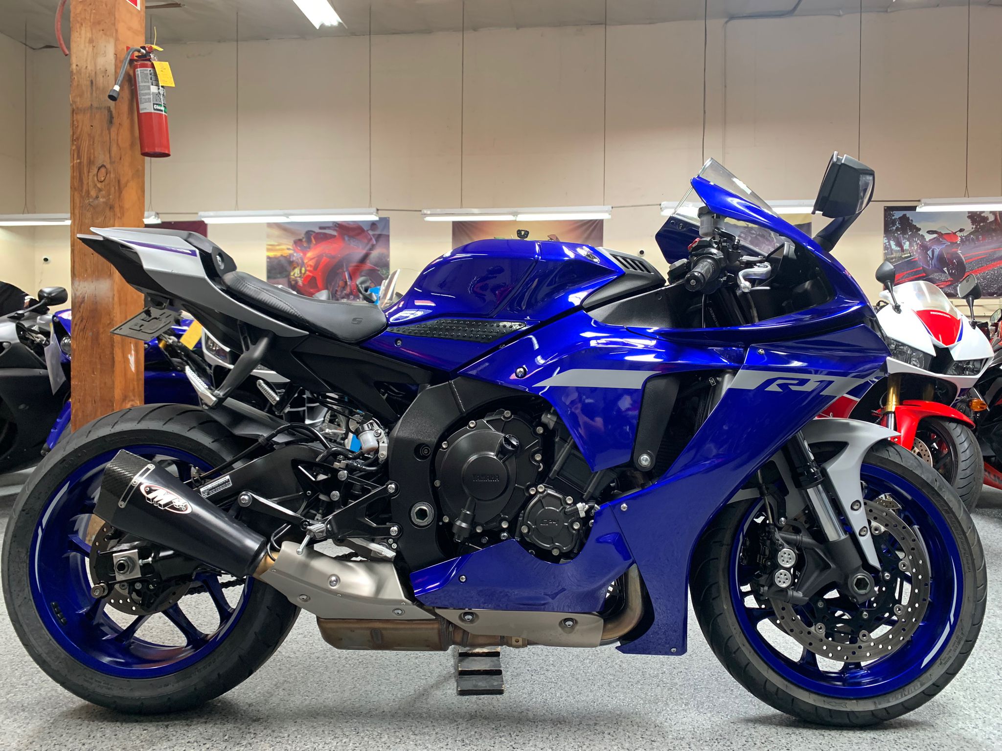 2021 Yamaha R1 - 8000 Miles | AK Motors