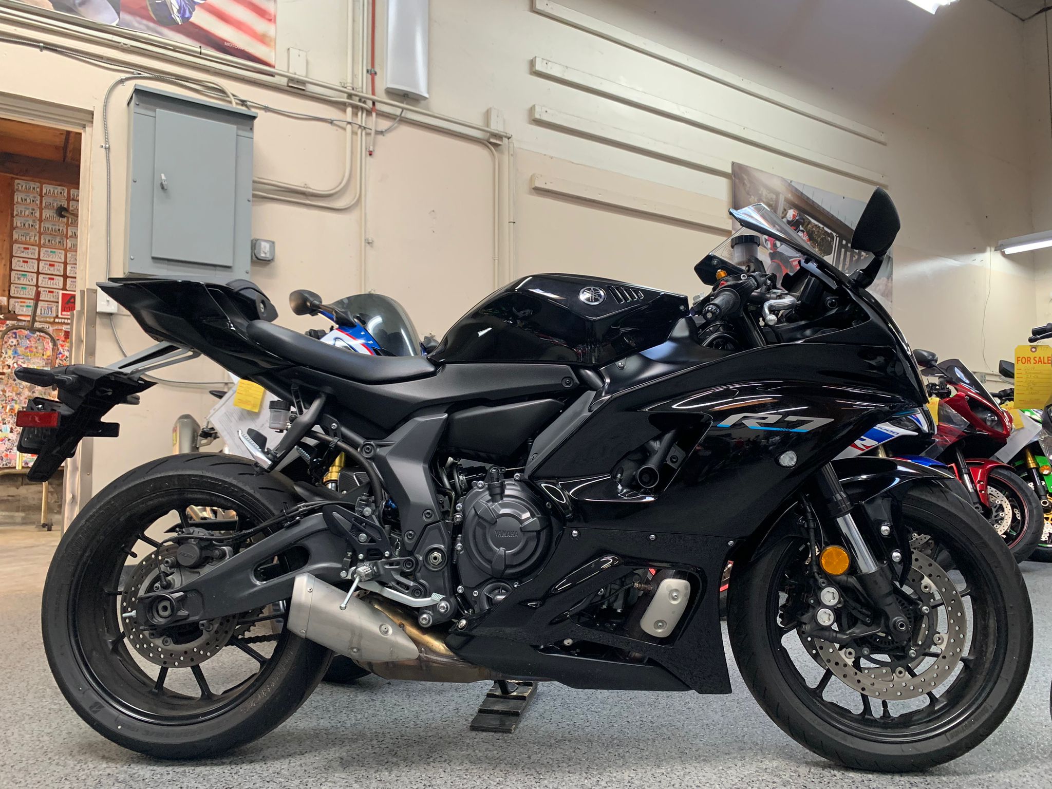 2023 YAMAHA R7 - 1500 Miles | AK Motors