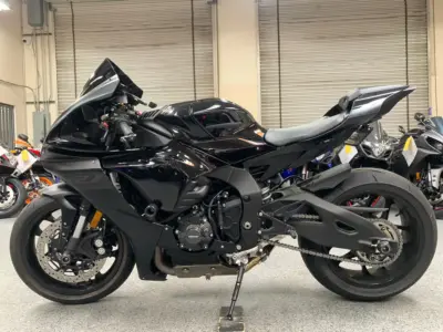 2021 Yamaha R1
