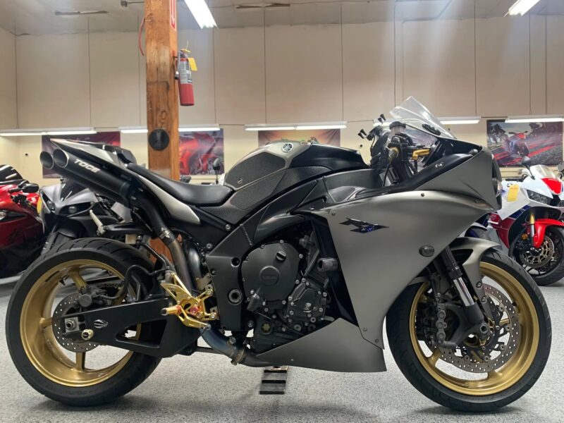 2012 Yamaha R1 Crossplane