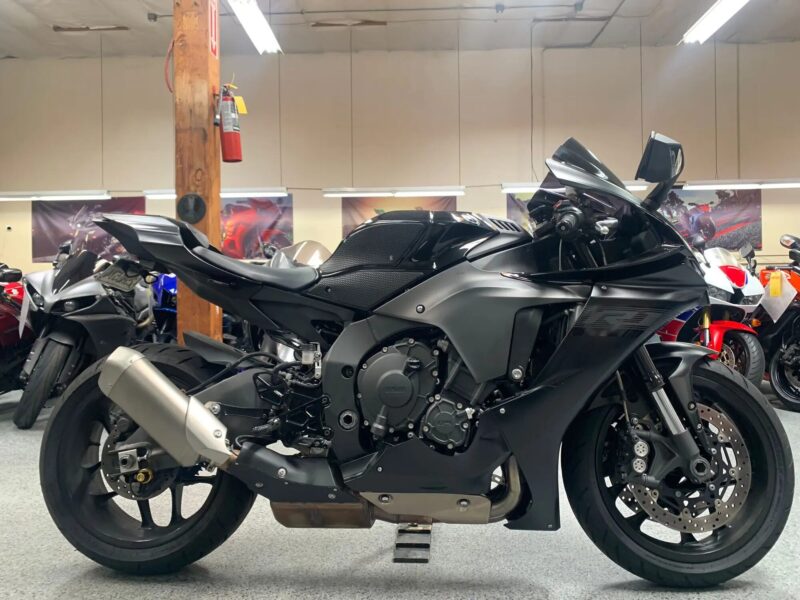 2021 Yamaha R1