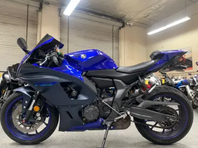 2022 YAMAHA R7