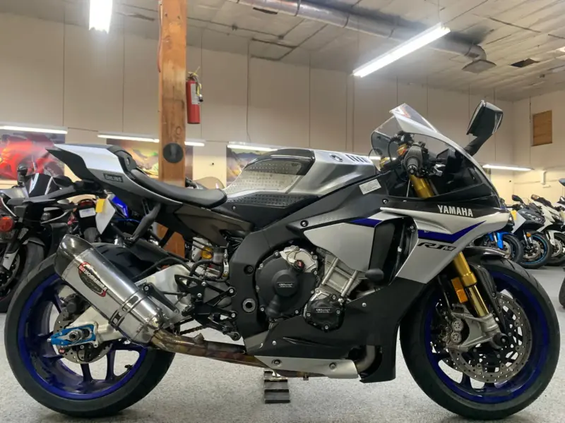 2015 Yamaha R1M