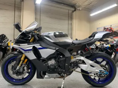2015 Yamaha R1M