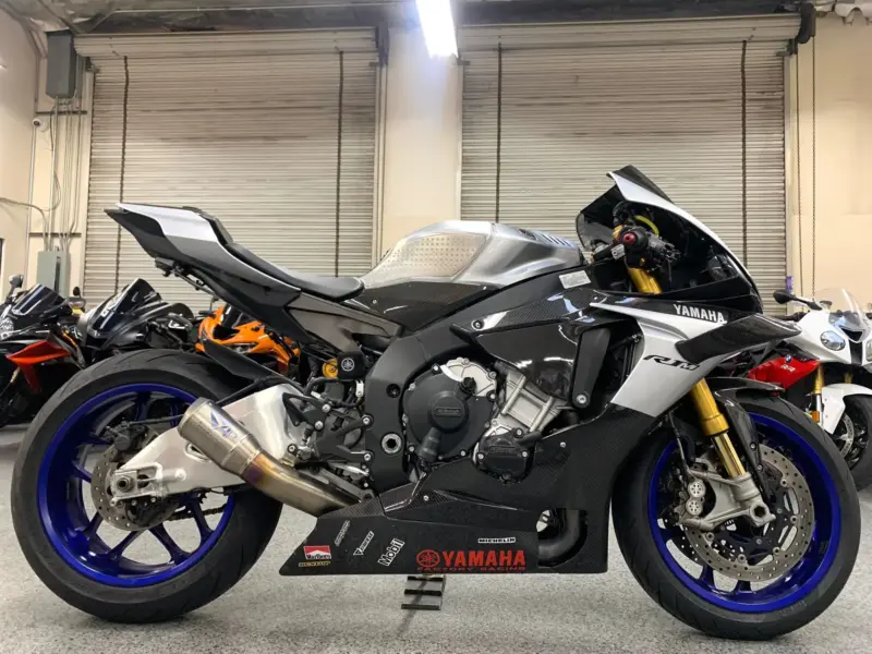 2015 Yamaha R1M