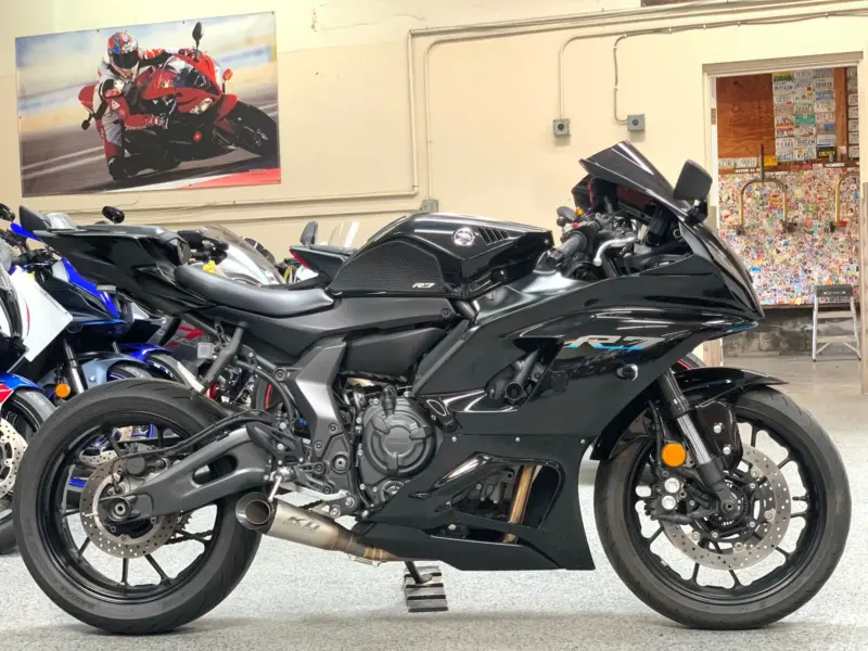 2022 YAMAHA R7