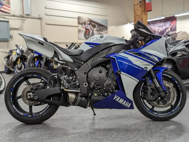 2013 Yamaha R1 Crossplane
