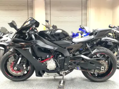 2015 Yamaha R1 RAVEN