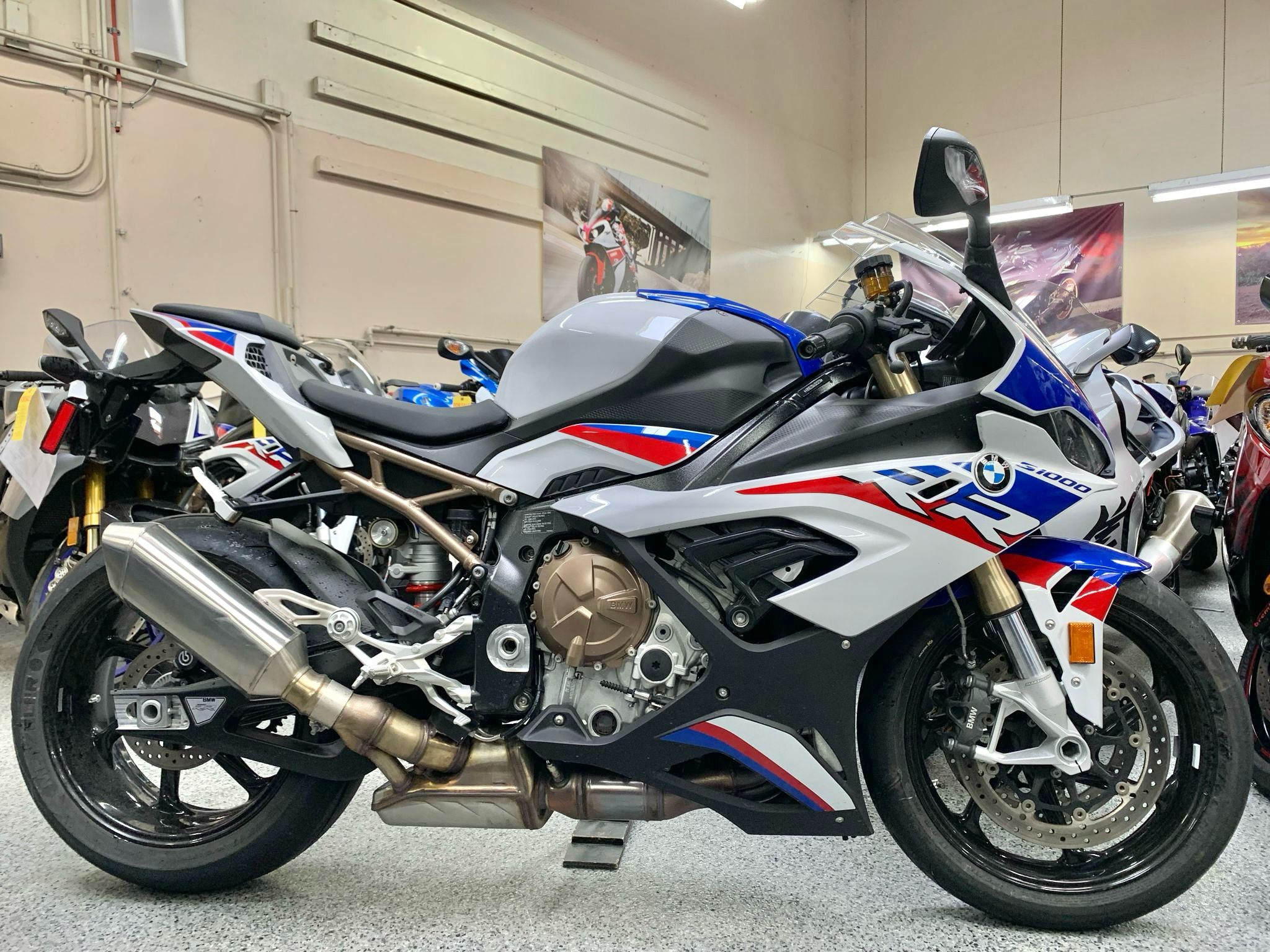 2020 BMW S1000RR M PACKAGE + CARBON WHEELS 1000 Miles AK Motors