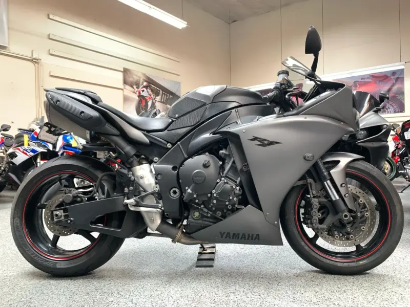 2013 Yamaha R1