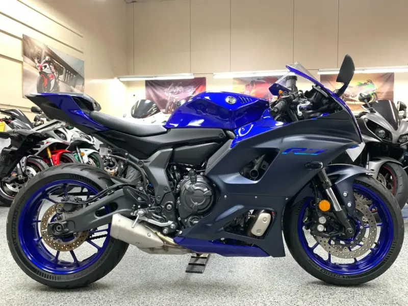 2022 YAMAHA R7