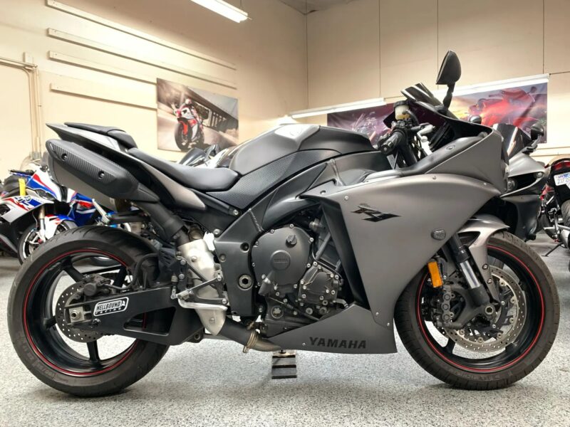 2013 Yamaha R1