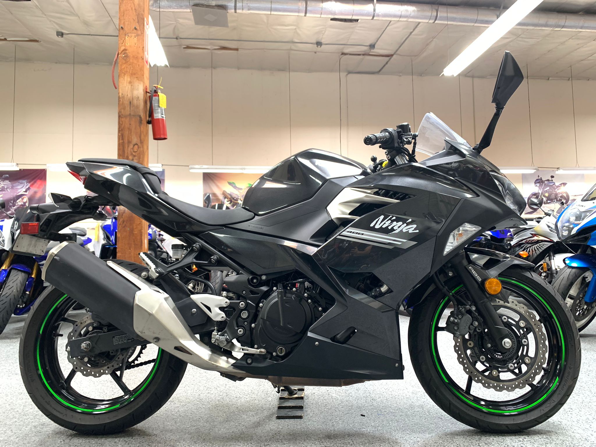 林　400 DISC 105 2022年サイズ44 メリダ -MERIDA- | ラインナップ | ロードバイク | SCULTURA 400