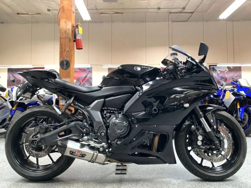 2022 YAMAHA R7
