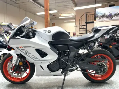 2023 YAMAHA R7