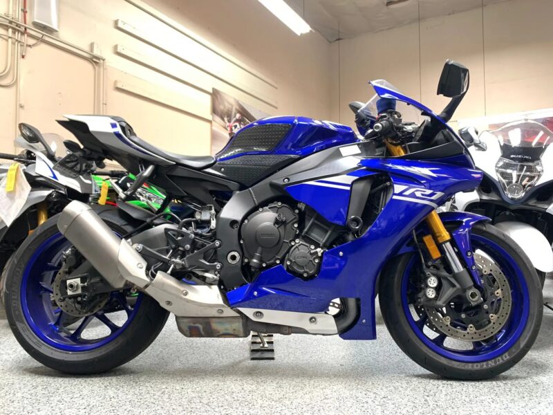 2017 Yamaha R1