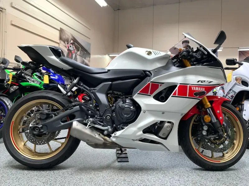 2022 YAMAHA R7 World GP 60th Anniversary Edition