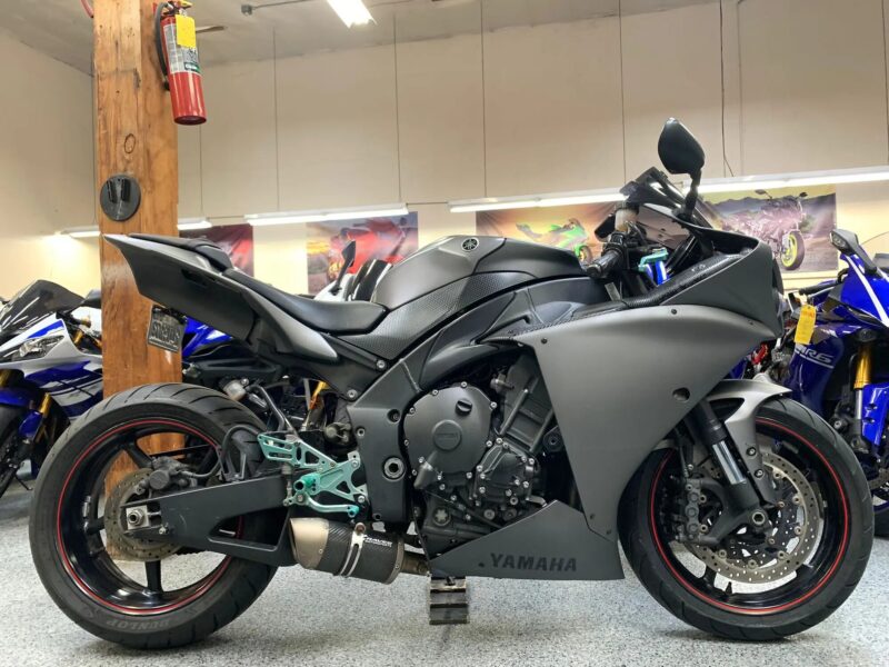 2013 Yamaha R1