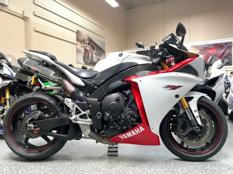 2009 Yamaha R1 Crossplane