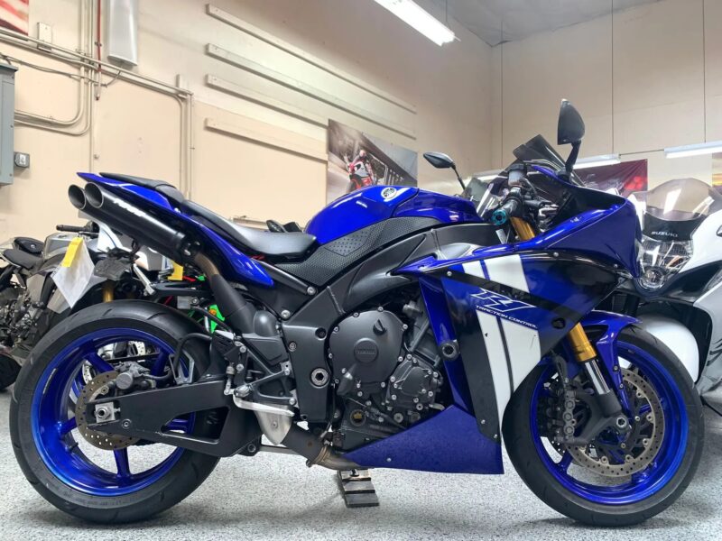 2012 Yamaha R1