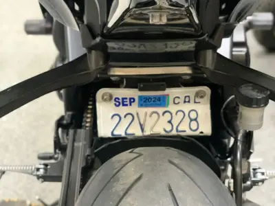 2011 Yamaha R1 Crossplane Raven