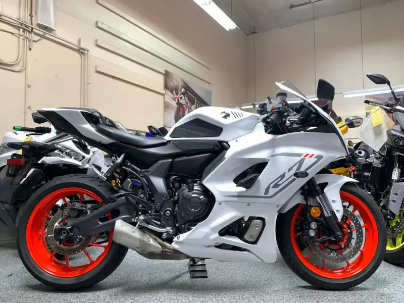 2023 YAMAHA R7