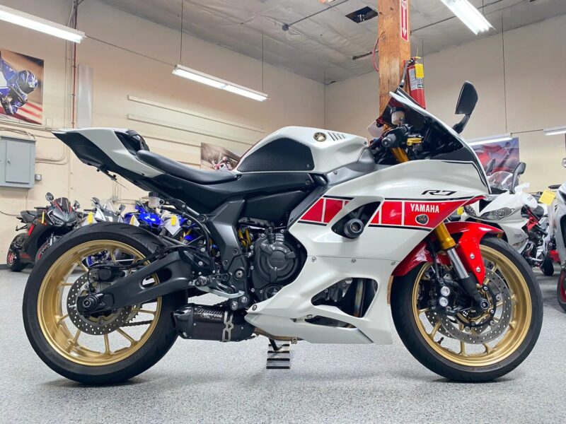 2022 YAMAHA R7 World GP 60th Anniversary Edition