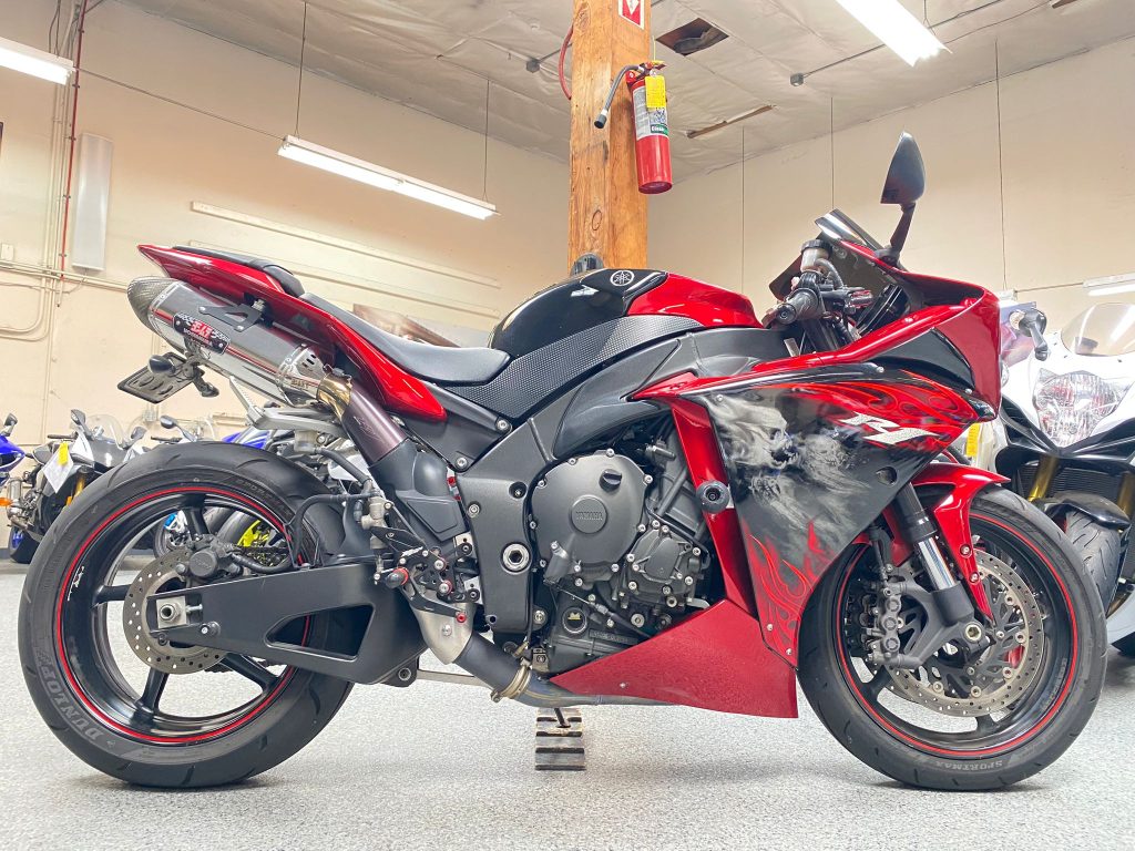 2011 Yamaha R1 Crossplane Raven - AK MotorsAK Motors