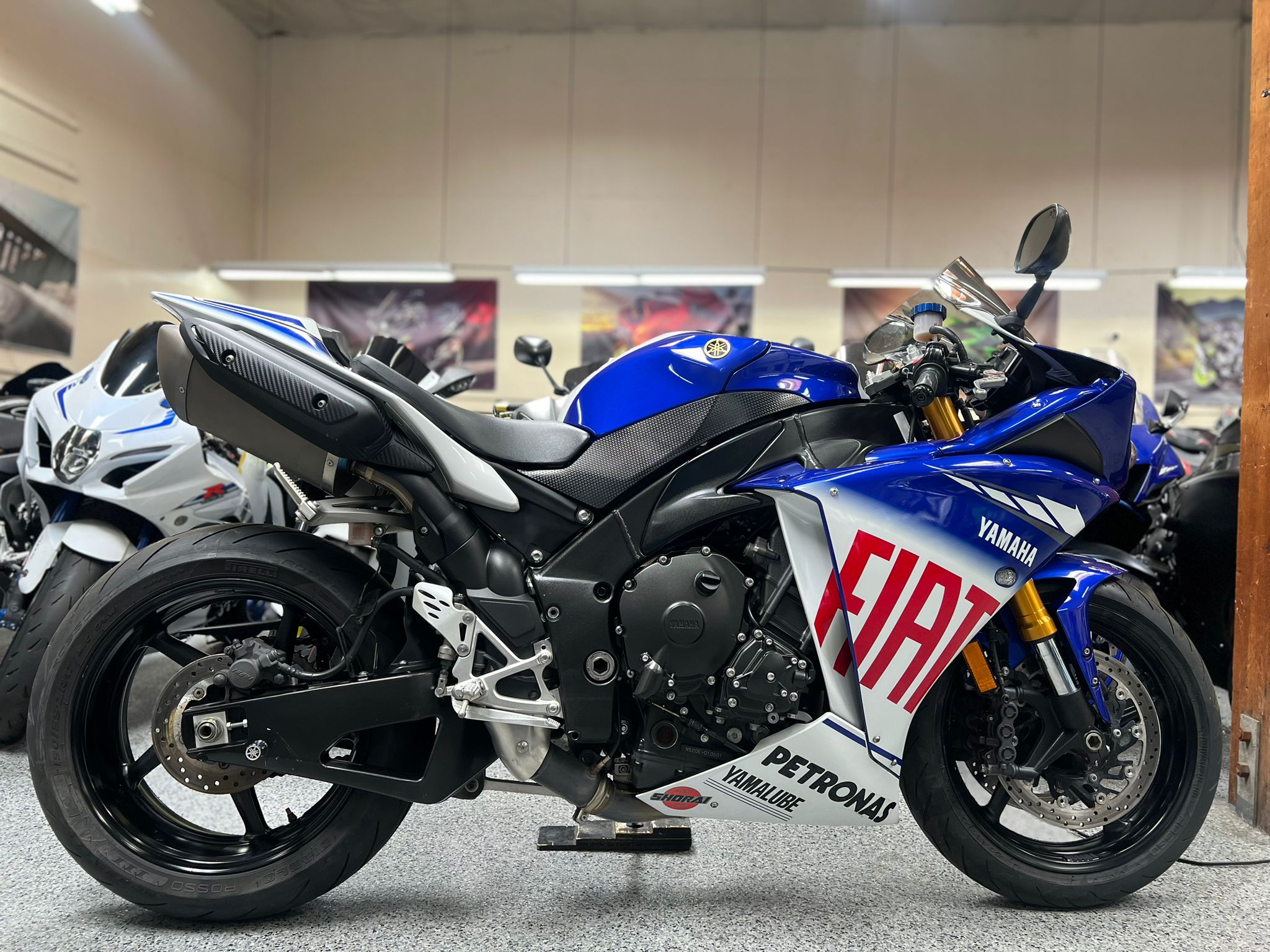 2010 Yamaha R1 Valentino Rossi Edition AK MotorsAK Motors