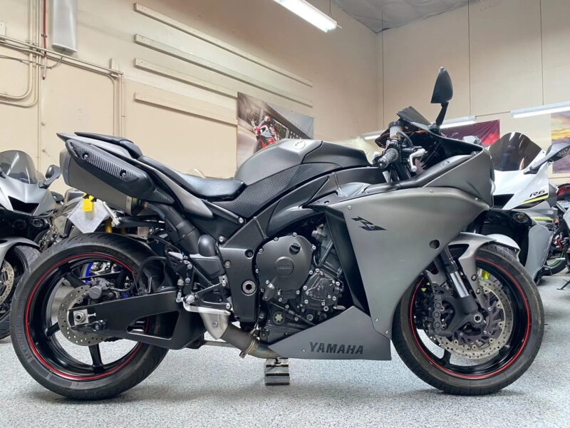 2013 Yamaha R1