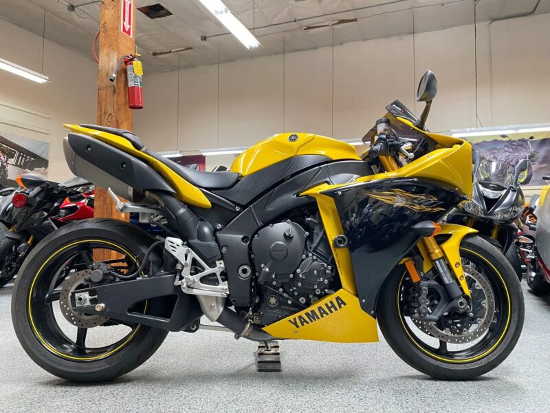 2009 Yamaha R1 Crossplane