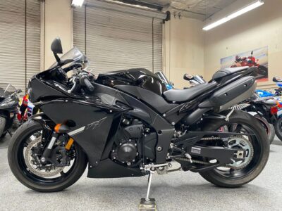 2012 Yamaha R1 RAVEN