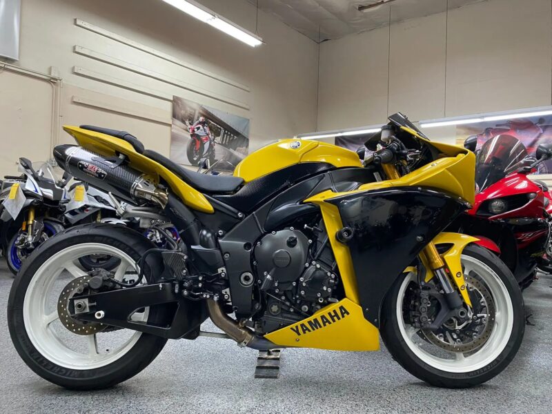 2009 Yamaha R1 Crossplane