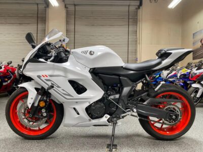 2023 YAMAHA R7