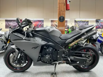 2013 Yamaha R1