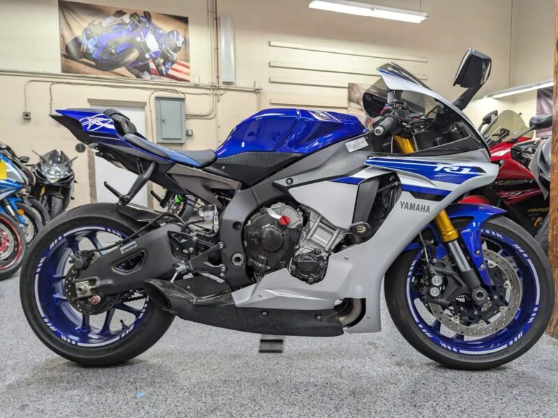 2016 Yamaha R1