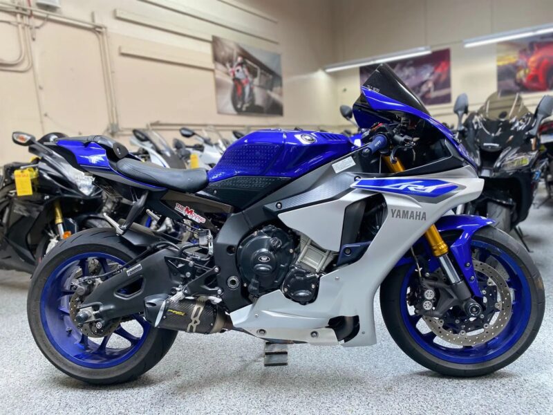 2015 Yamaha R1