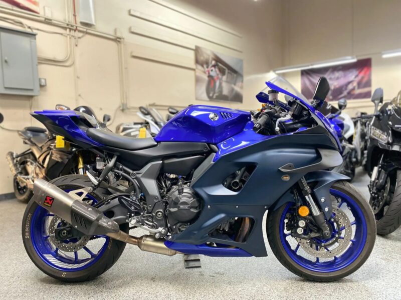 2022 YAMAHA R7