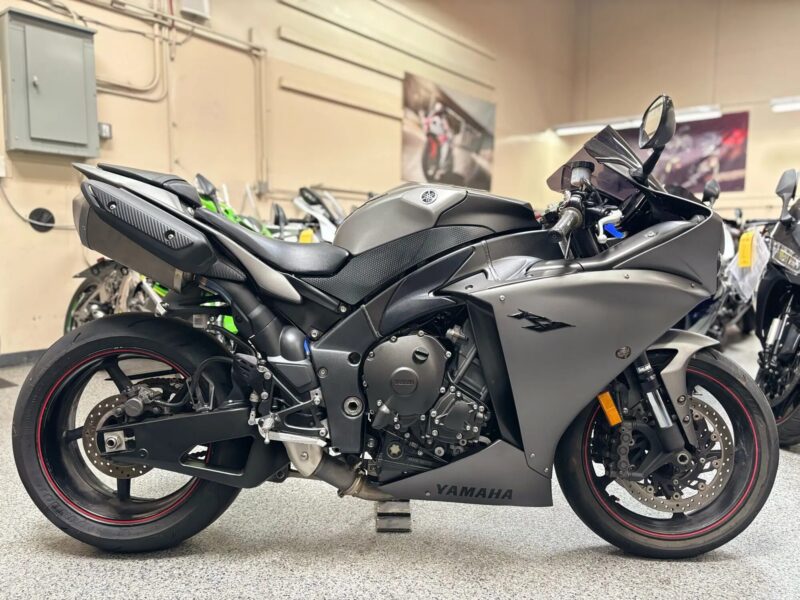 2013 Yamaha R1