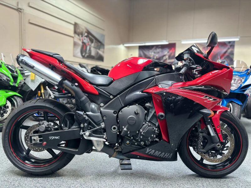 2013 Yamaha R1