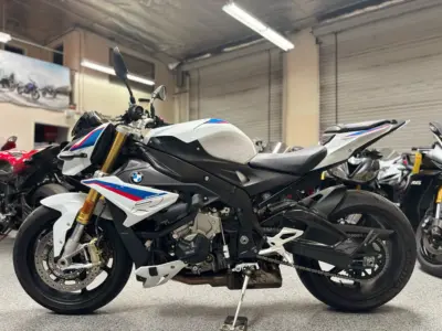 2017 BMW S1000R PREMIUM EDITION + HP WHEELS